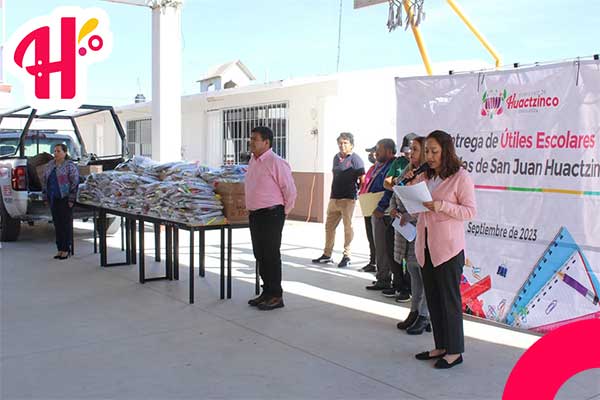 Concluye en Huactzinco entrega de útiles escolares