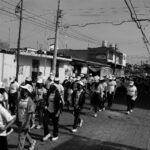 Mujeres de Huactzinco realizan caminata para conmemorar el 8 marzo